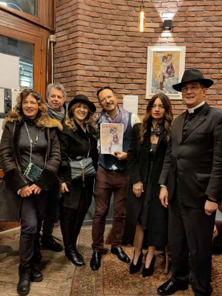 da sinistra ospiti associazione Italia Protagonista Cinzia Cerrone pittore Cristoforo Russo Presidenza dellassociazione TotaPulchra Monsignor Gervais 